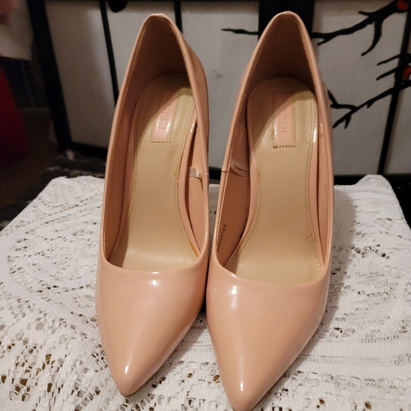 Forever 21 ladies classic slip on pointy toe stilletto high heal pumps Size 9 - Picture 2 of 12